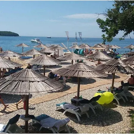 Luka Gray Mit Pool Vakantiehuis *